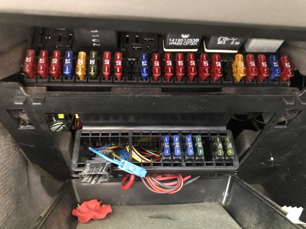 02 mpv fuse box diagram