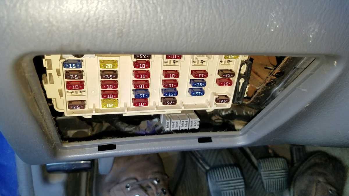 05 nissan frontier fuse diagram