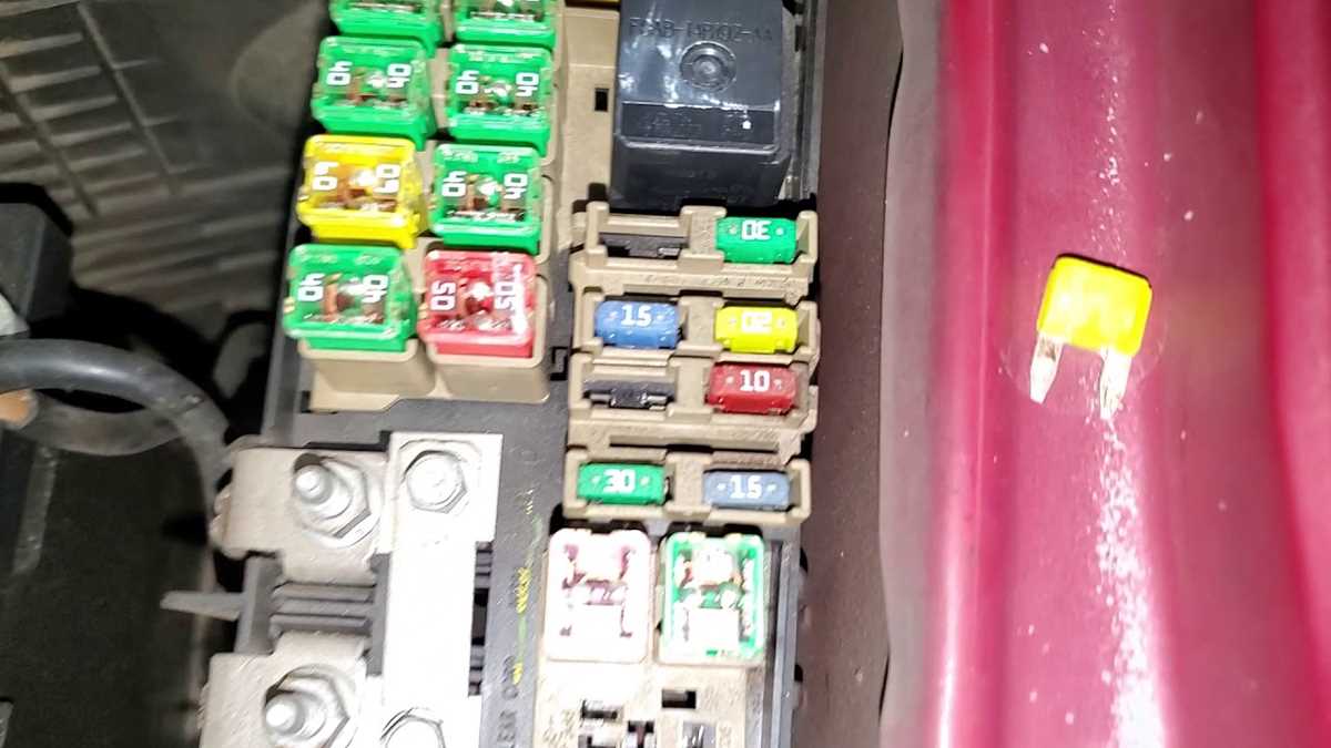 07 escape fuse diagram