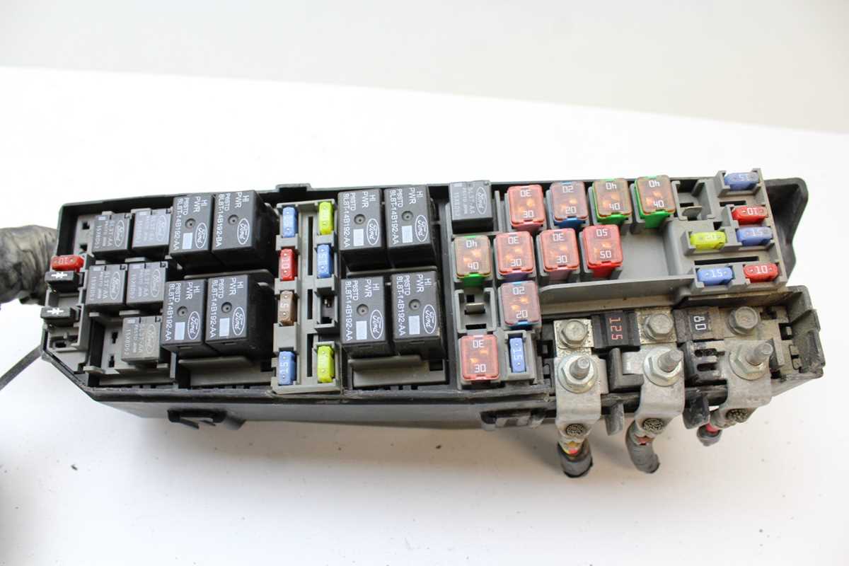 09 ford escape fuse diagram