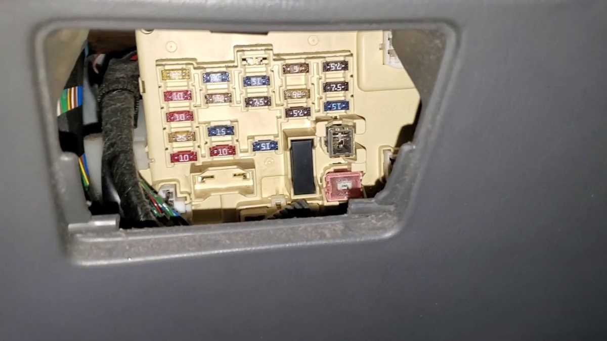 1989 toyota camry fuse diagram