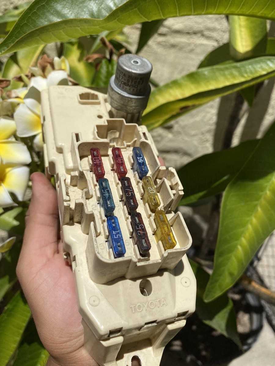 1990 toyota pickup fuse diagram