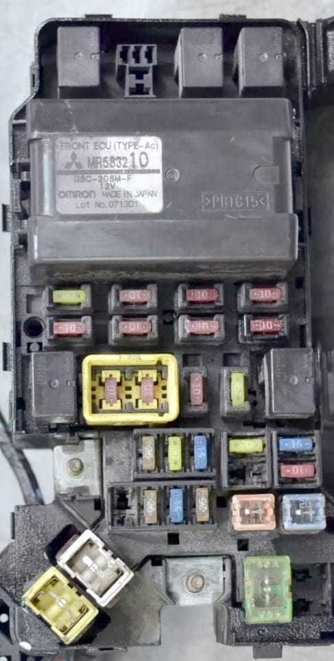 1999 mitsubishi montero sport fuse box diagram