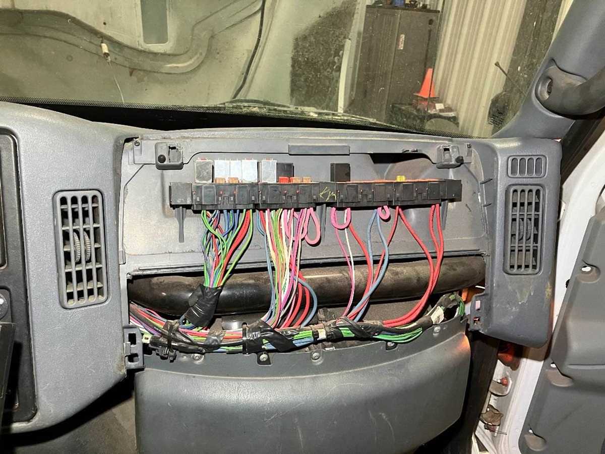2003 international 4300 fuse box diagram
