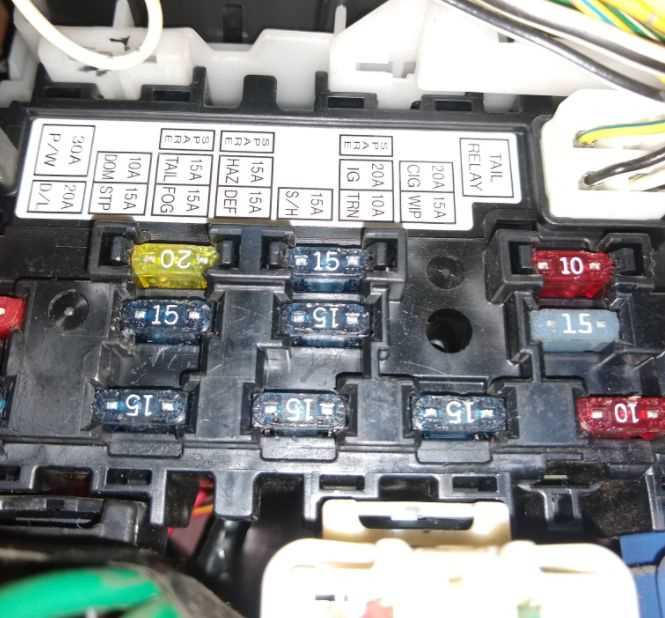 2004 chevy tracker fuse box diagram