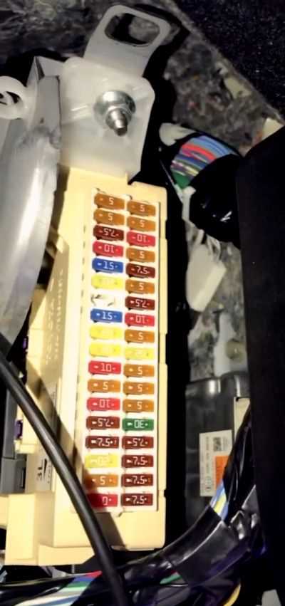 2004 lexus is300 fuse box diagram