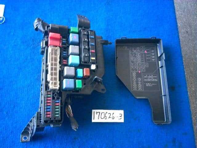 2004 prius fuse box diagram