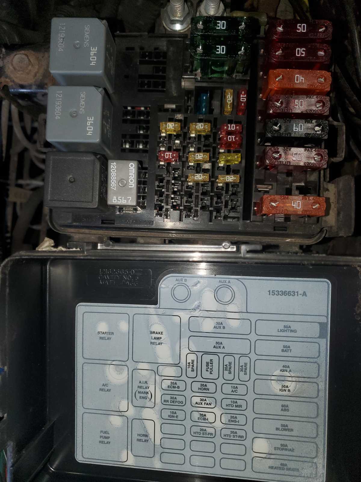 2005 chevy suburban fuse diagram