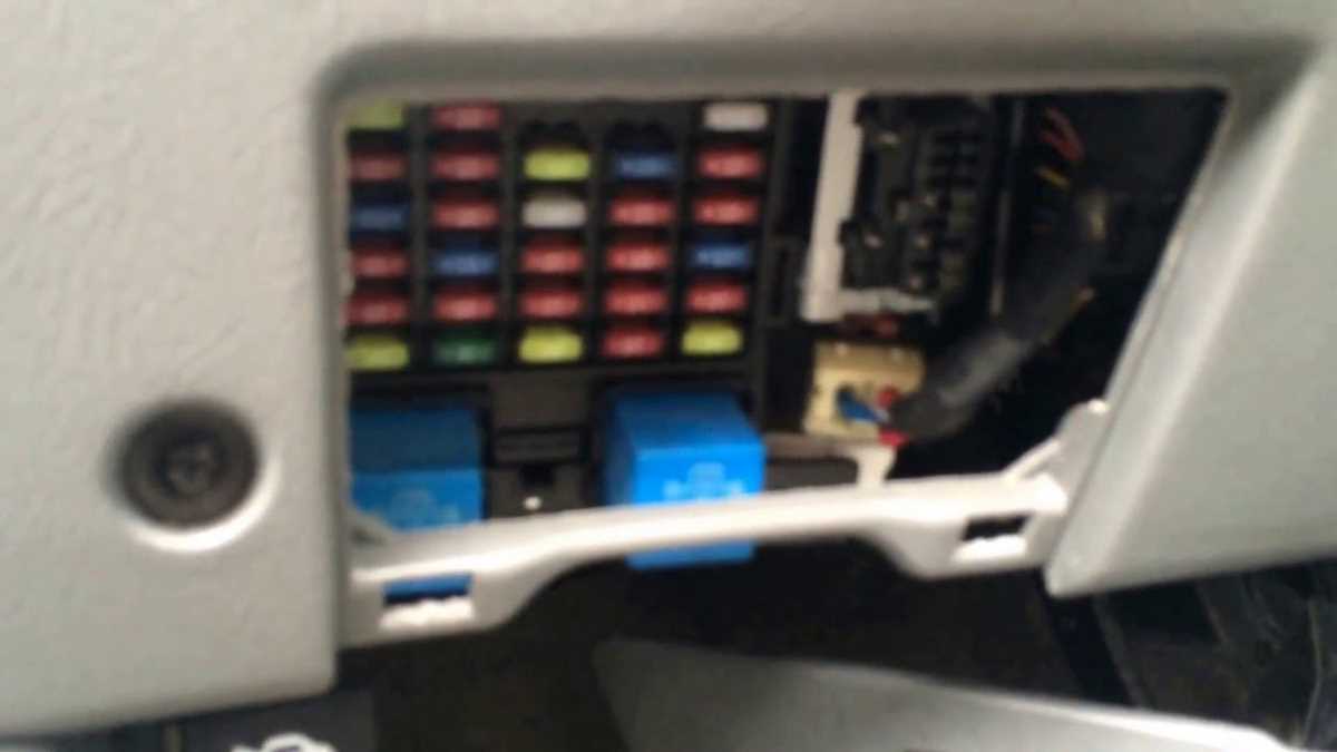 2005 hyundai santa fe fuse box diagram