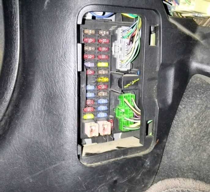 2005 mercury mariner fuse box diagram