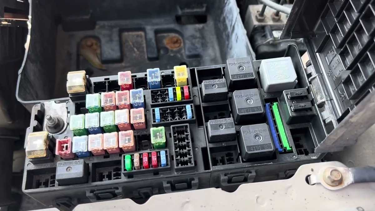 2005 mercury montego fuse diagram