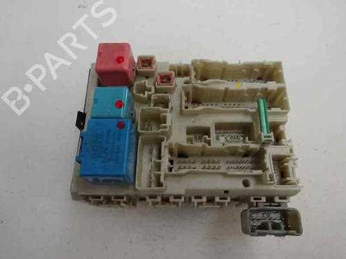 2005 toyota yaris fuse box diagram