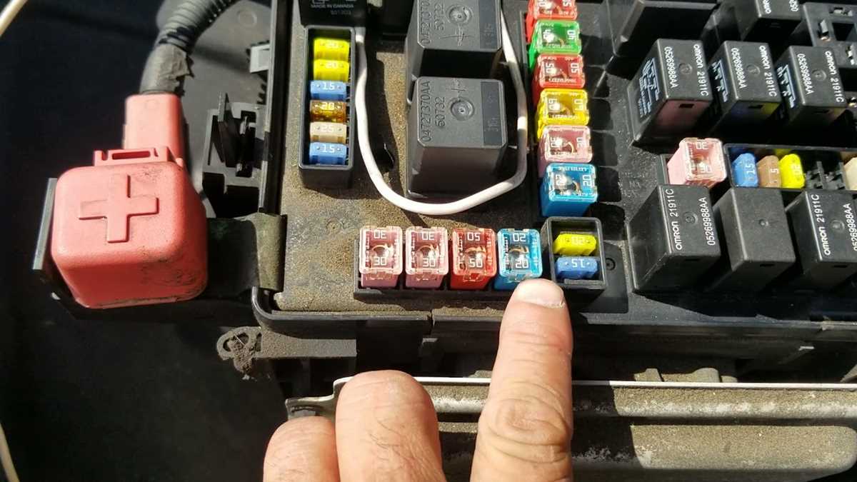 2006 chrysler 300 3.5 l fuse box diagram
