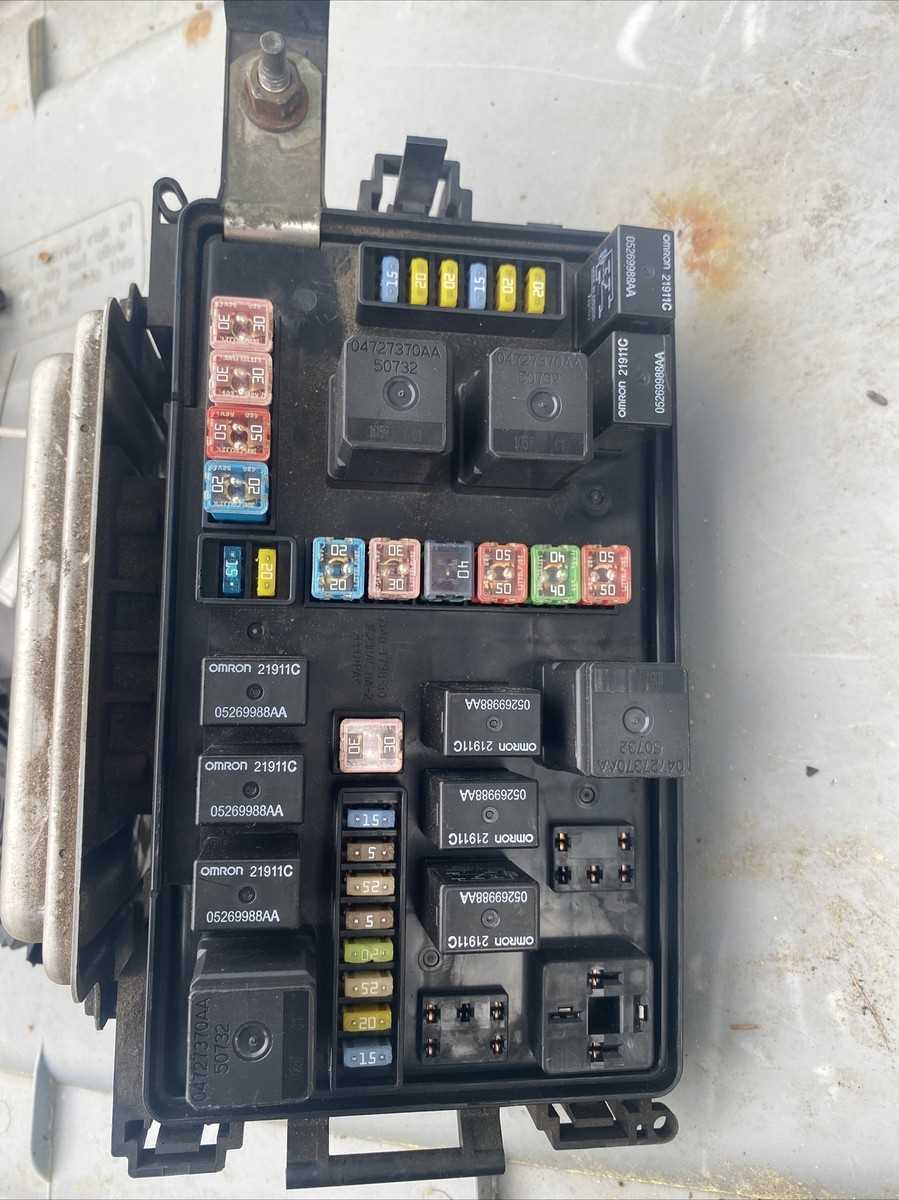 2006 dodge charger fuse box diagram under hood