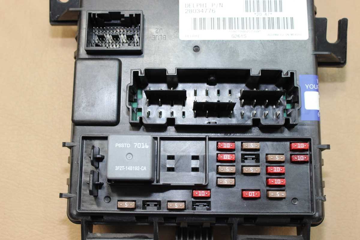 2006 ford mustang fuse panel diagram
