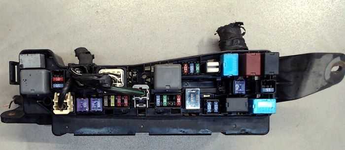 2007 toyota matrix fuse box diagram