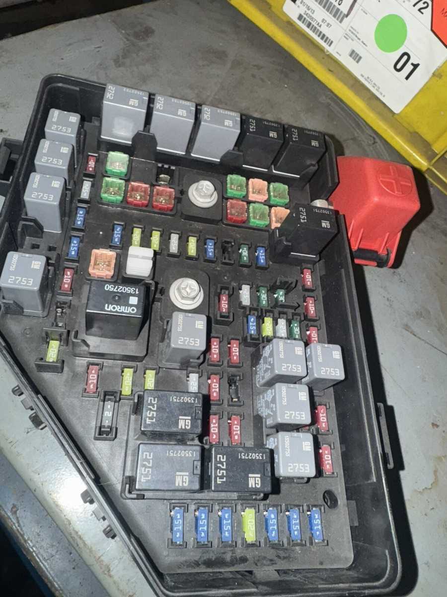 2008 buick enclave interior fuse box diagram