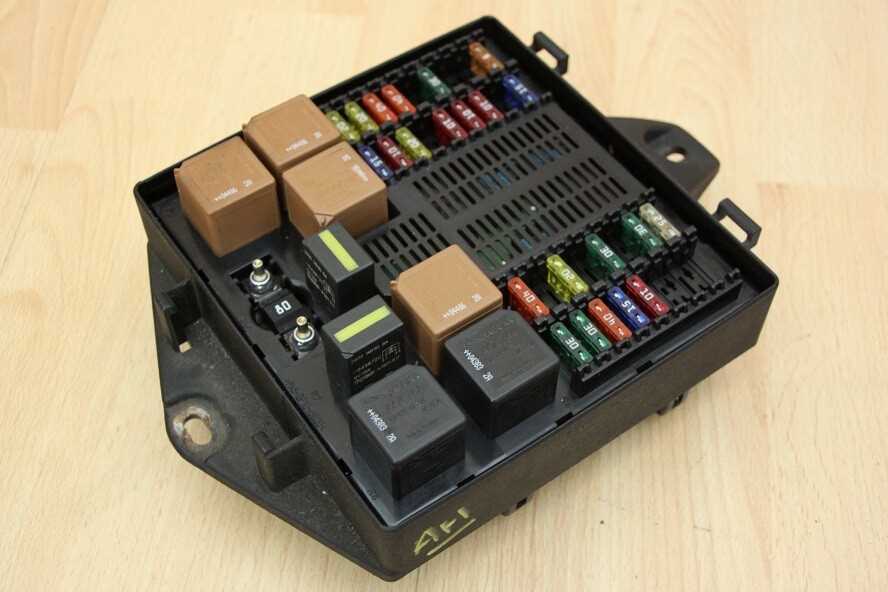 2008 jaguar xj8 fuse box diagram