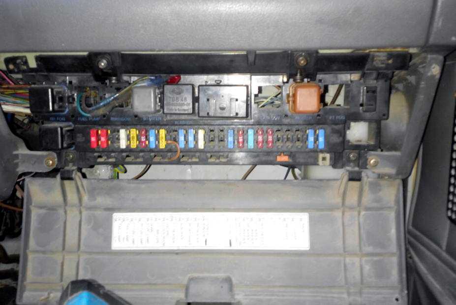 2010 isuzu npr fuse box diagram