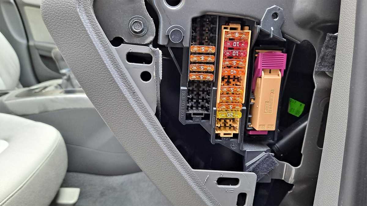 2011 audi a4 fuse box diagram