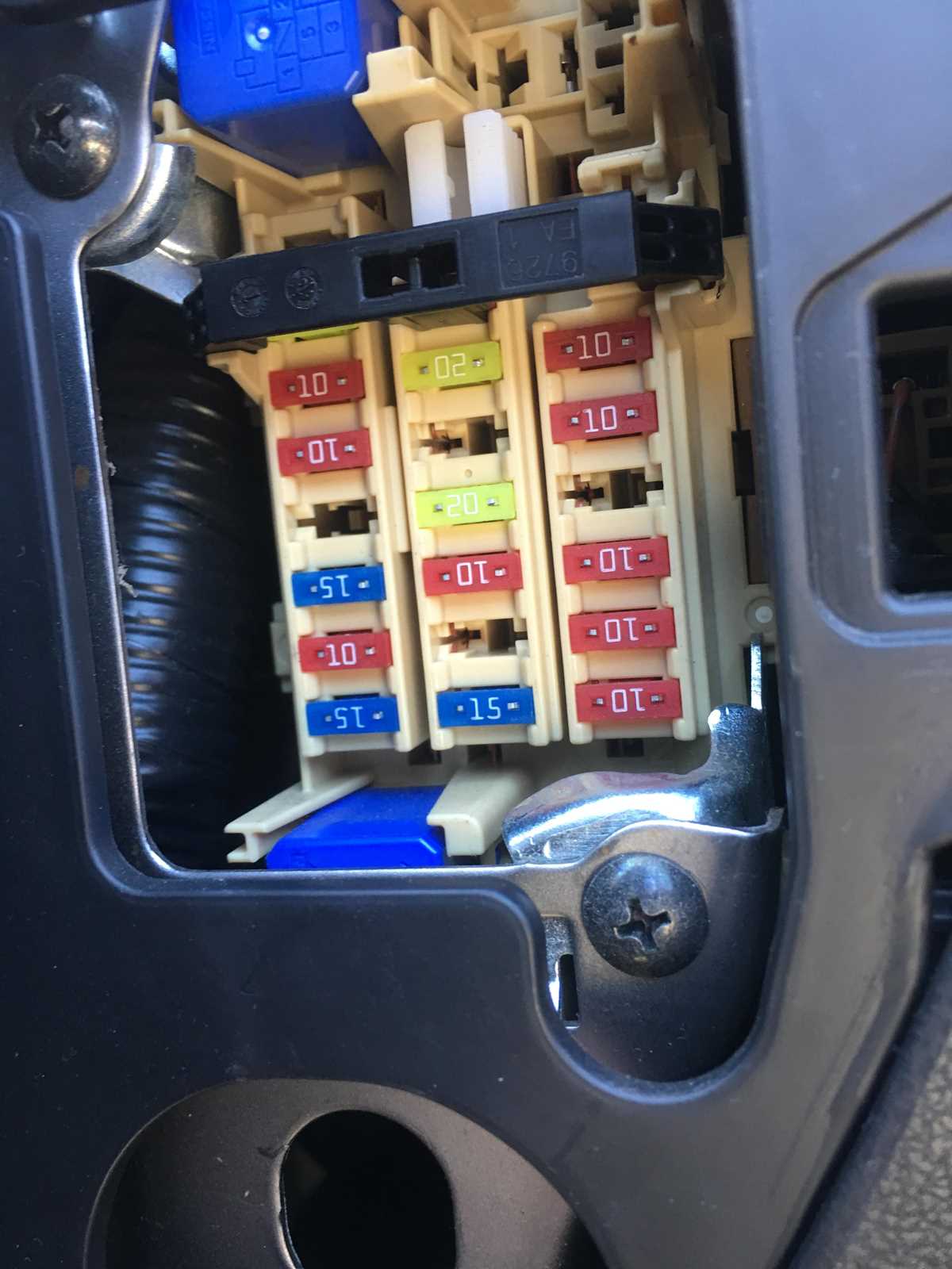 2012 nissan versa hatchback fuse box diagram