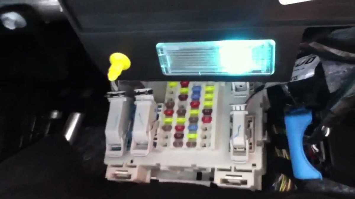 2013 ford focus fuse box diagram under hood