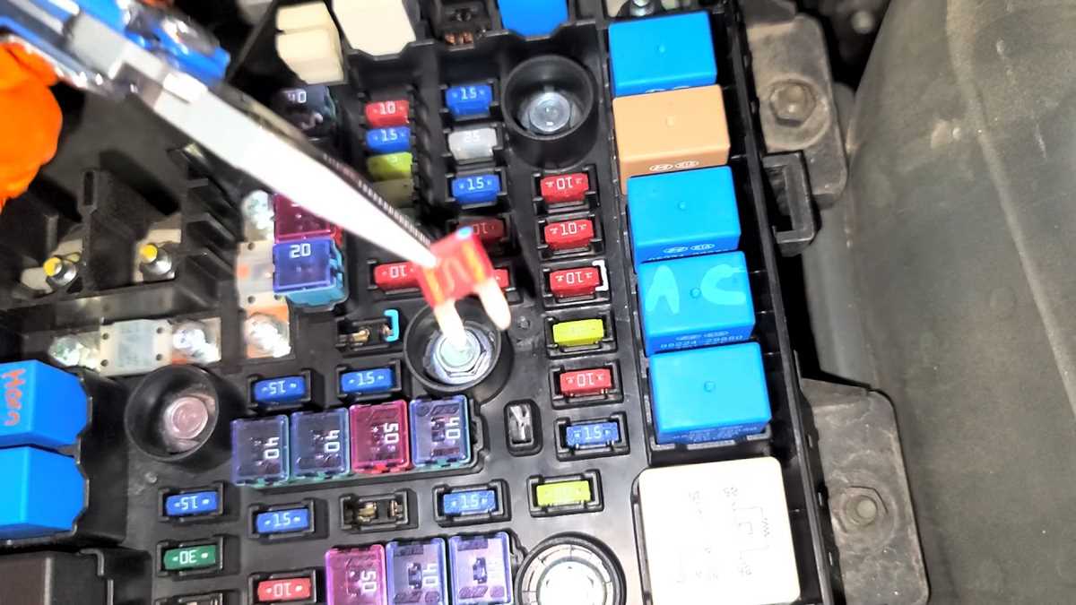 2013 hyundai santa fe fuse box diagram