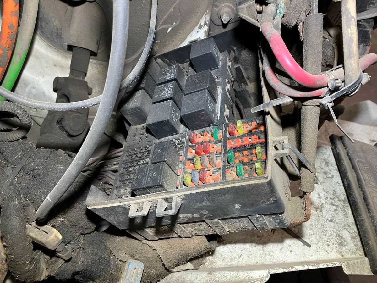 2015 international 4300 fuse box diagram