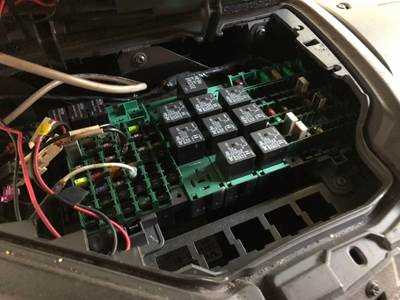 2017 volvo vnl fuse box diagram