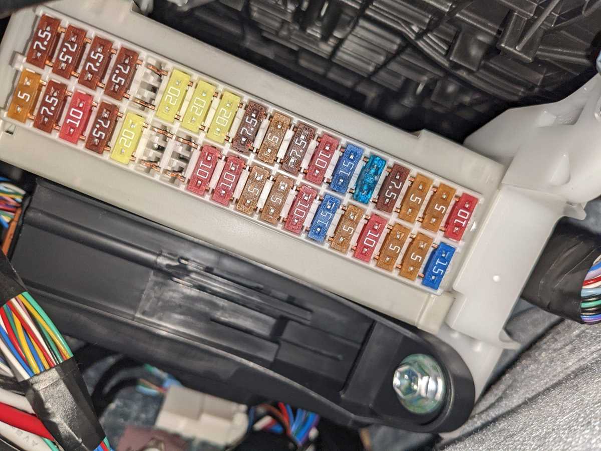 2020 fuse box diagram