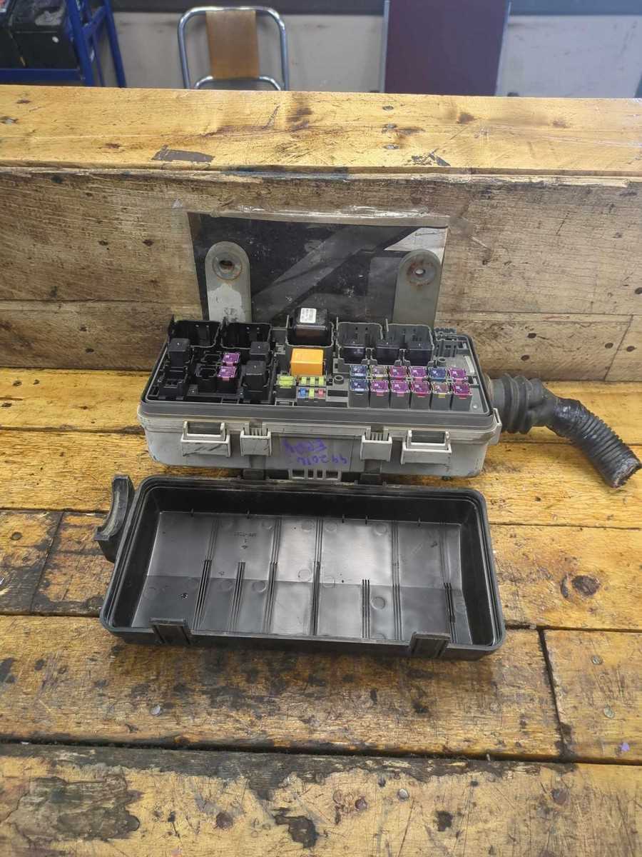 2020 isuzu npr fuse box diagram