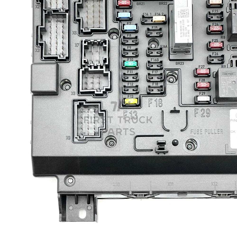 2022 freightliner cascadia fuse box diagram