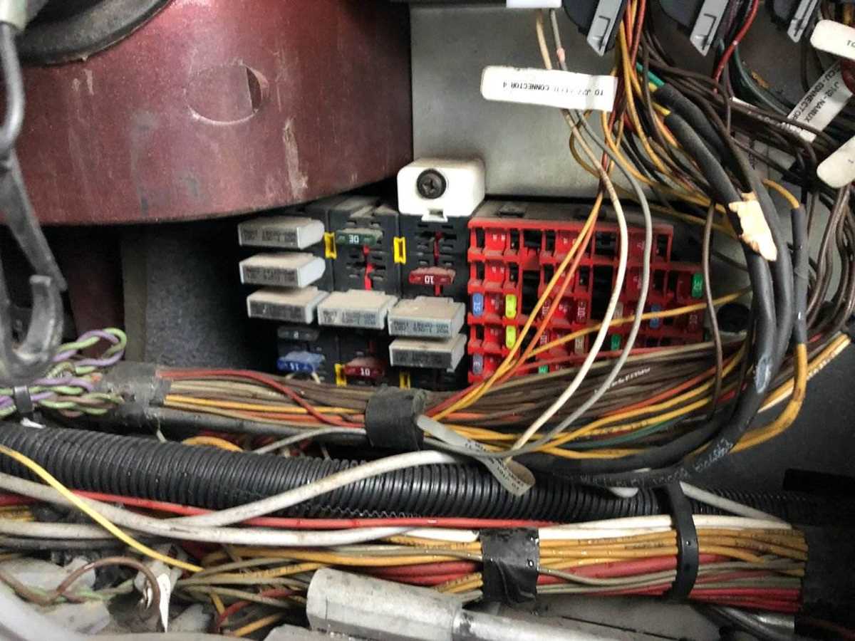 387 peterbilt fuse panel diagram