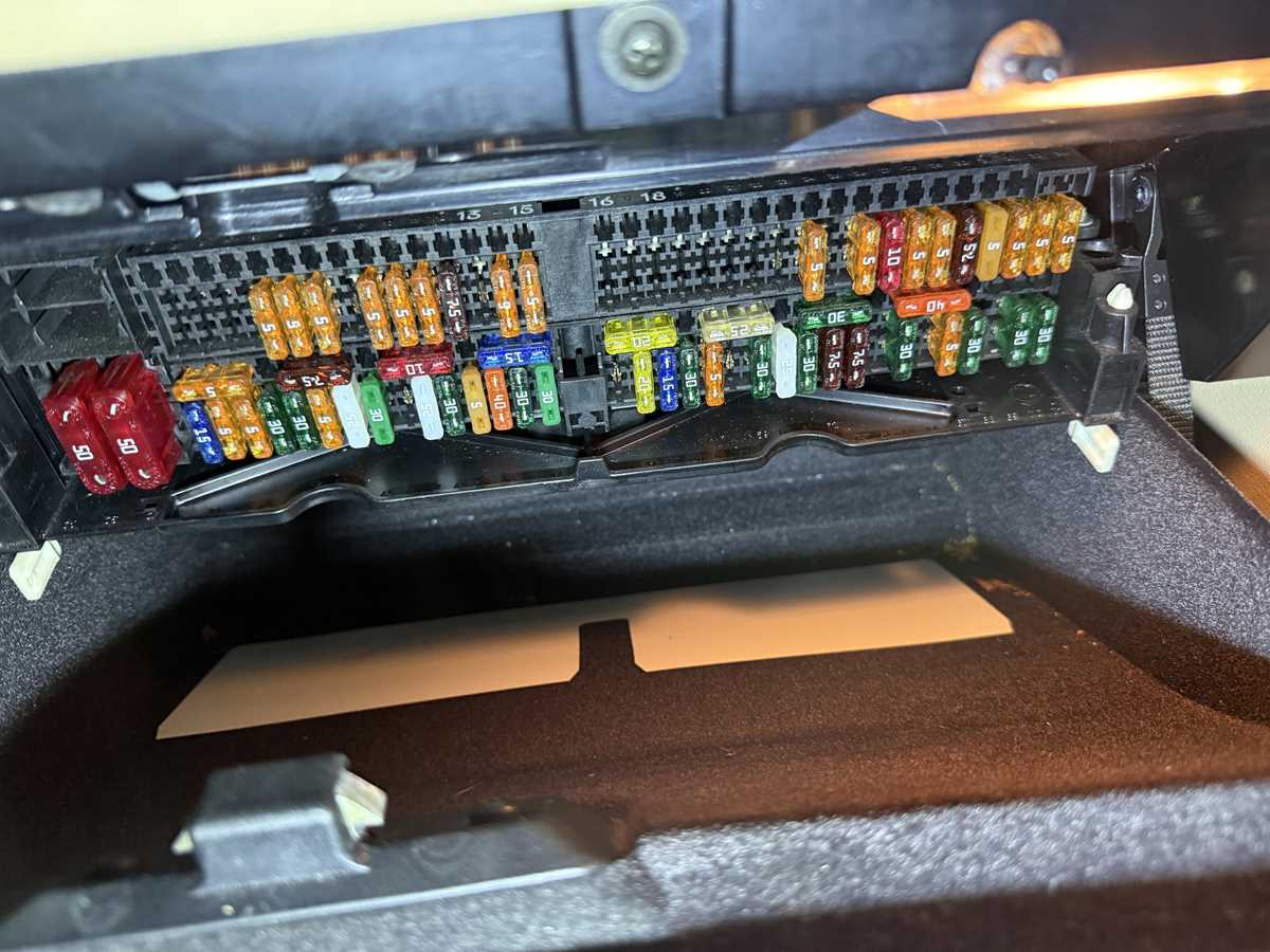 bmw e46 325i fuse box diagram
