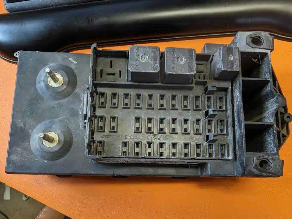 f750 fuse panel diagram