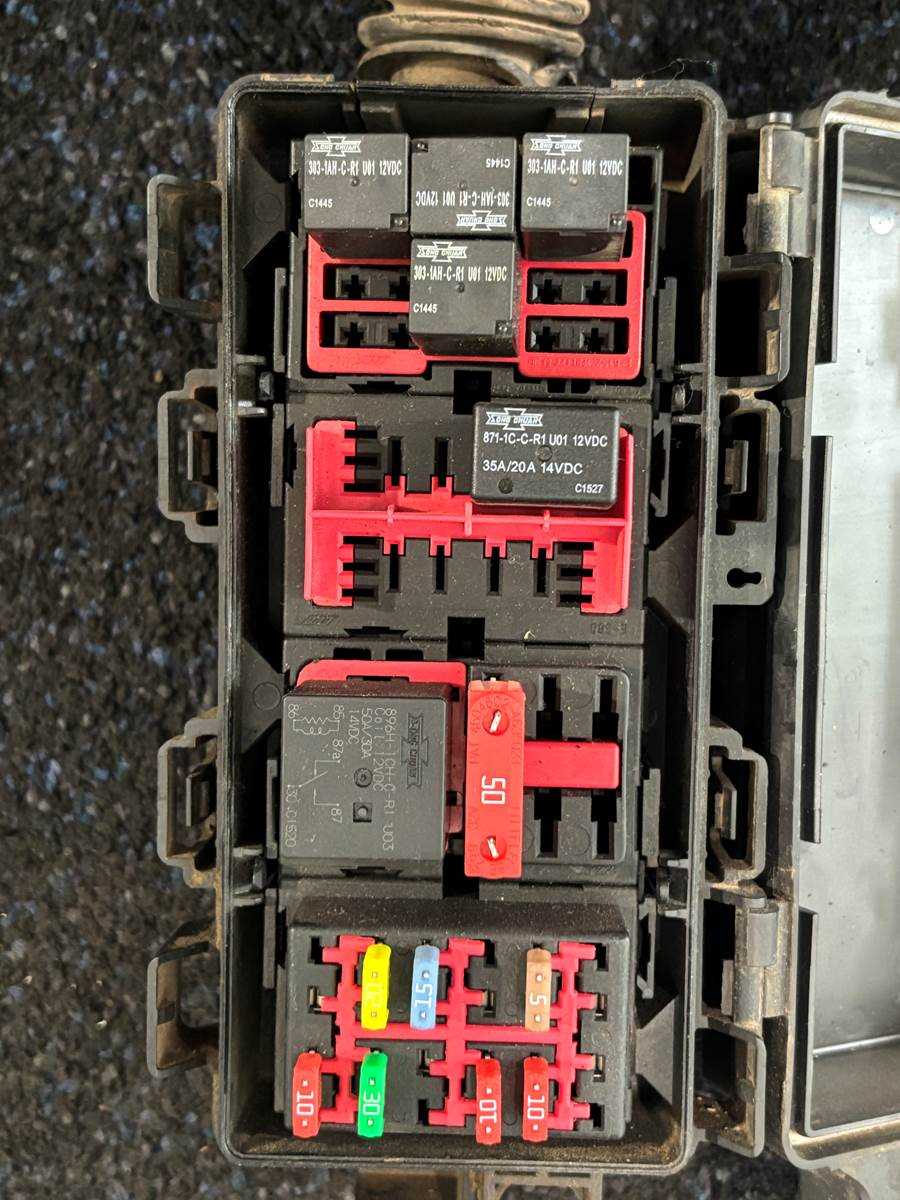 fuse panel 2016 freightliner cascadia fuse box diagram