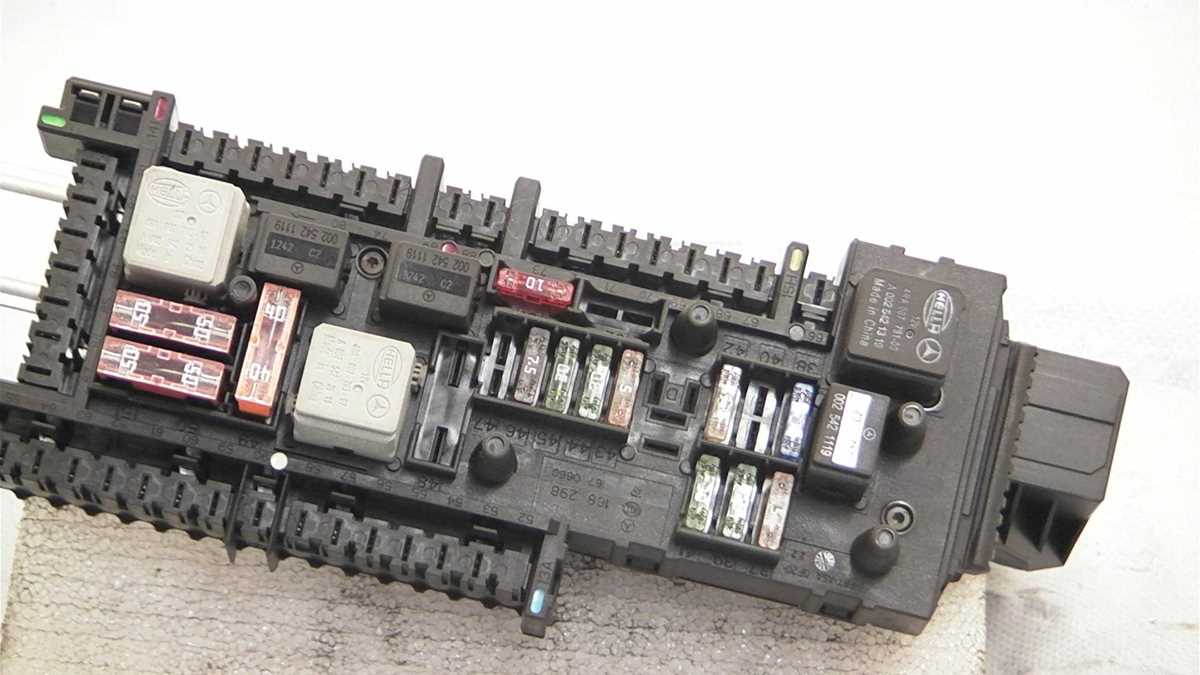 mercedes glk fuse box diagram