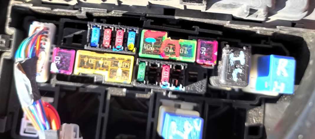nissan rogue 2008 fuse box diagram