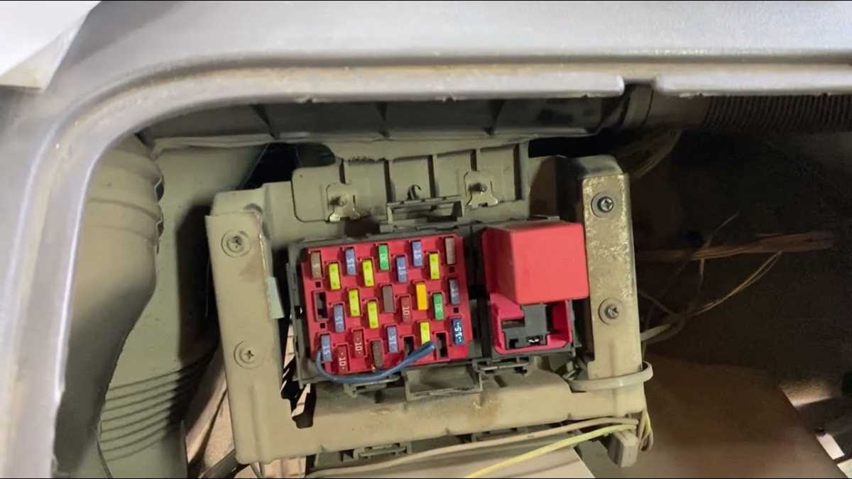 2000 sterling fuse box diagram