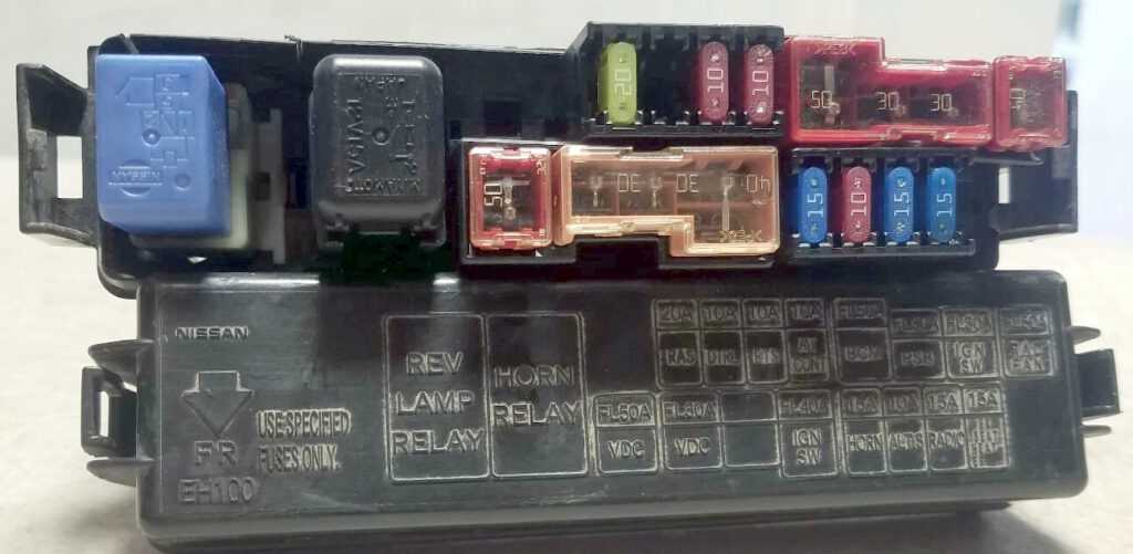 2004 infiniti g35 fuse box diagram driver side