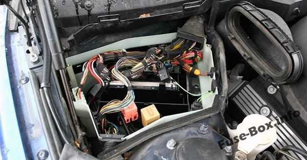 bmw e39 trunk fuse box diagram