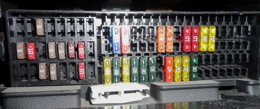 2013 audi q3 fuse box diagram