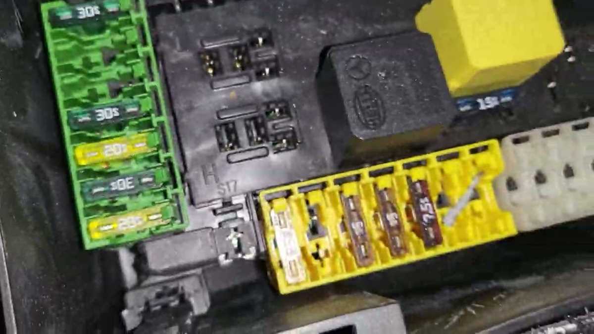 2011 gl450 fuse diagram