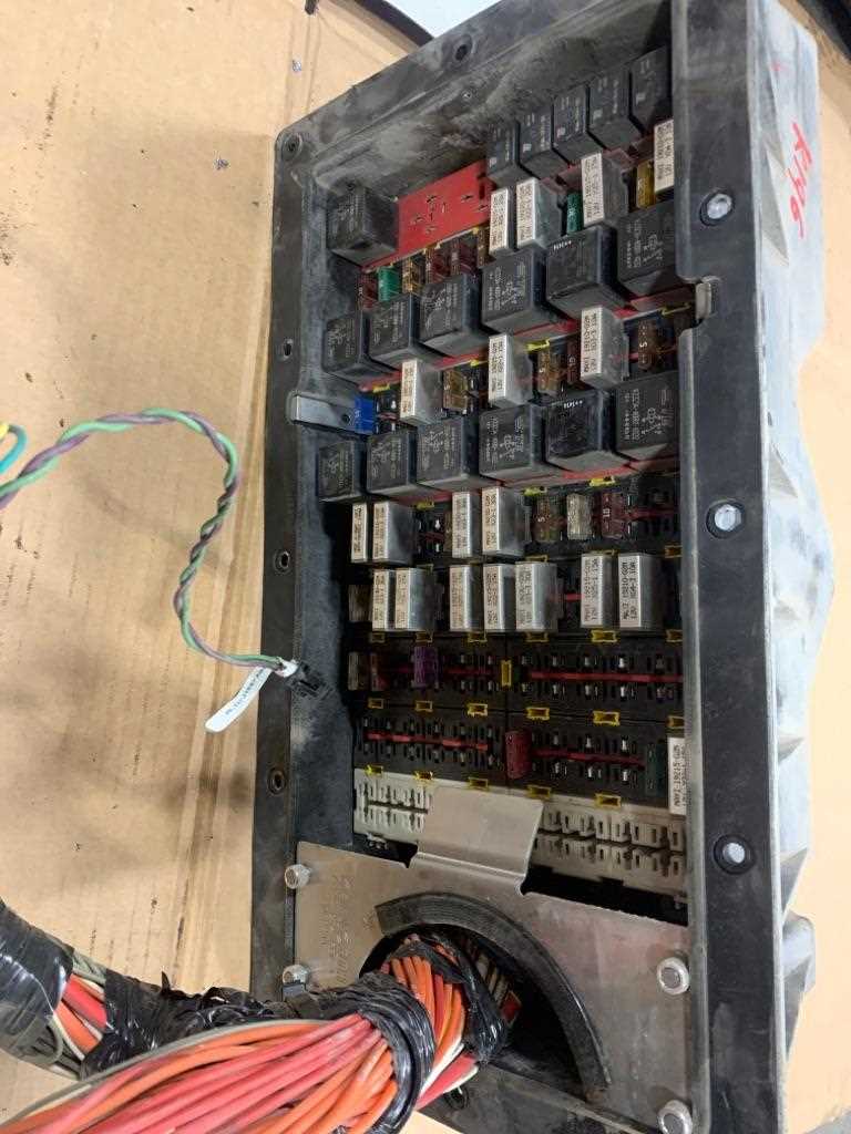 t800 fuse diagram