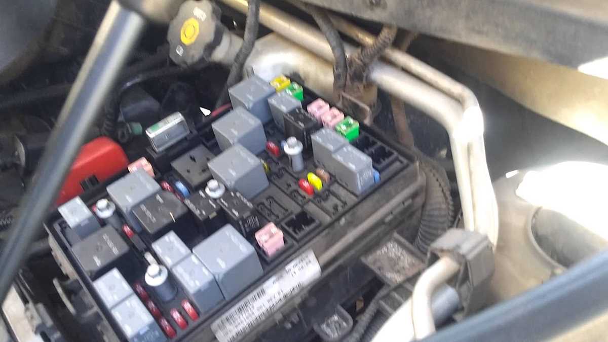 2006 chevy hhr fuse box diagram