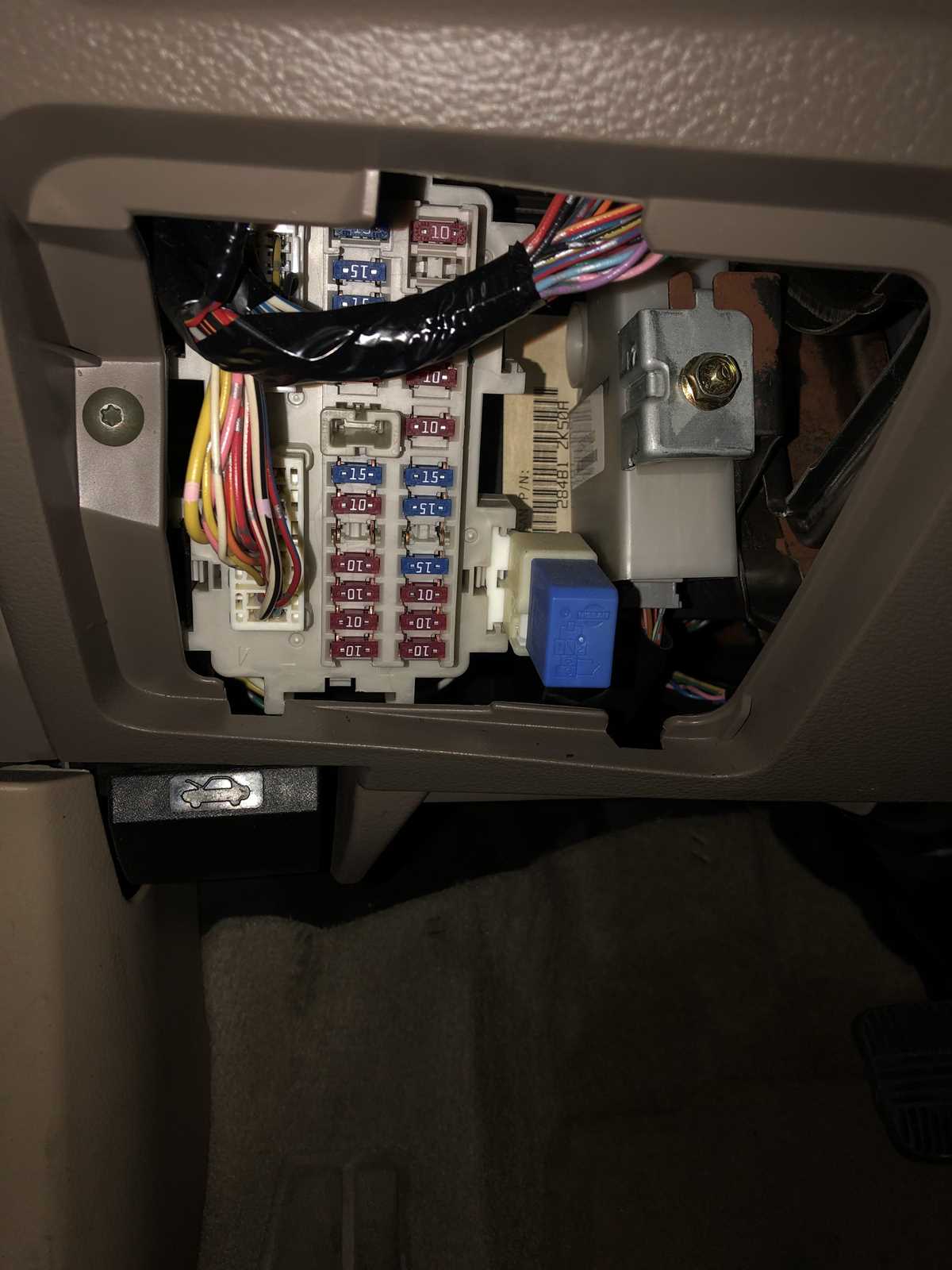 2012 nissan altima interior fuse box diagram
