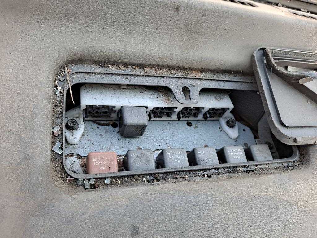 isuzu npr fuse box diagram