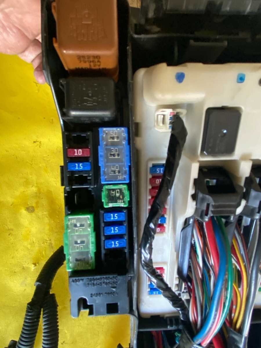 2011 nissan altima fuse box diagram