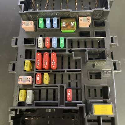 2017 gmc yukon xl fuse box diagram