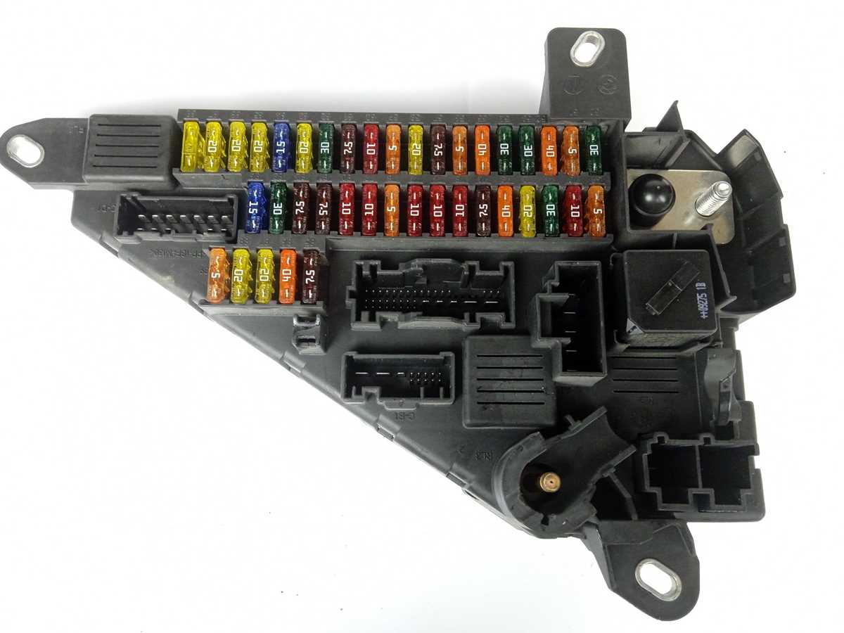 bmw e60 trunk fuse diagram